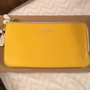 BRAND NEW Coach Wristlet